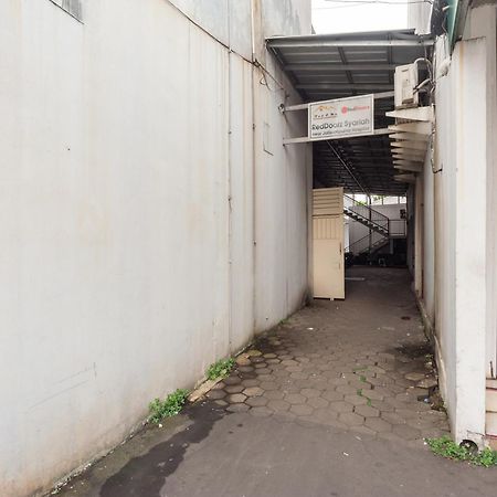 Reddoorz Syariah Near Jatisampurna Hospital Hotel Bekasi Exterior foto